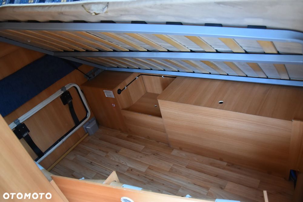 Ford Transit Challenger Genesis 32 - 23