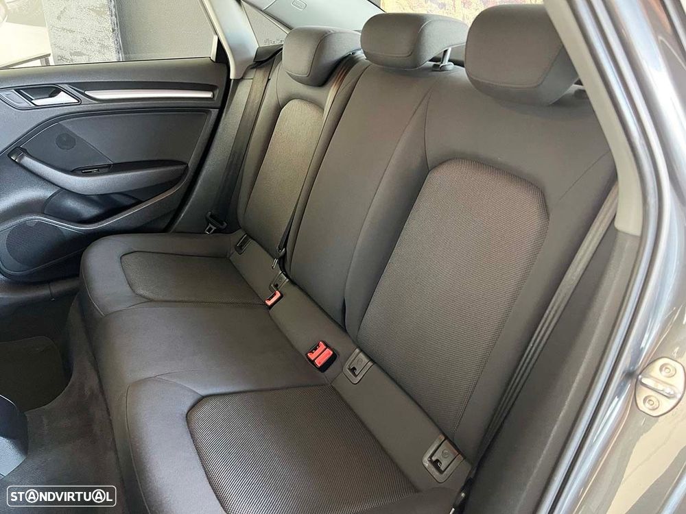 Audi A3 Limousine 1.6 TDI S-line S tronic - 24