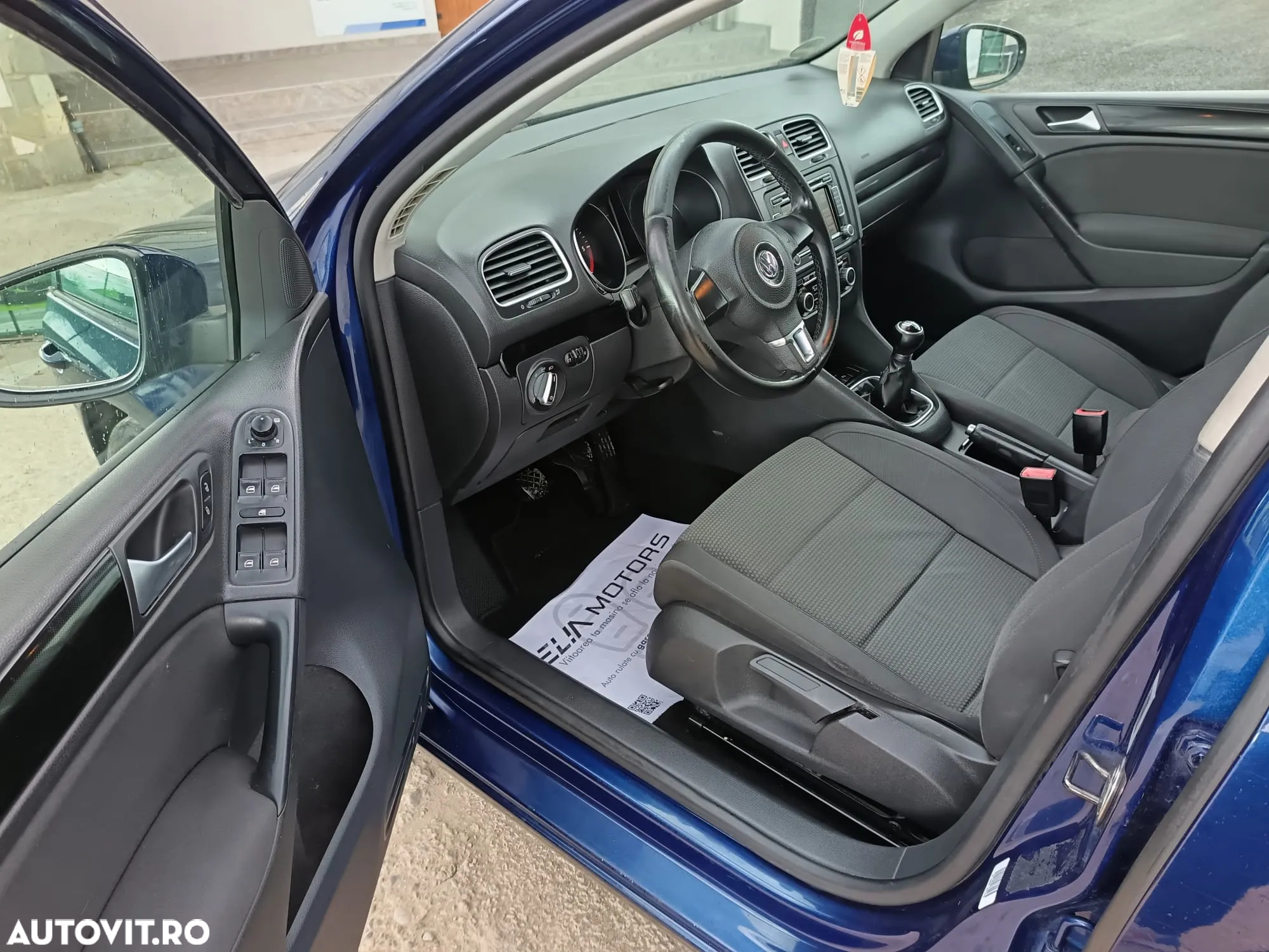 Volkswagen Golf 1.6 TDI DPF Comfortline - 11