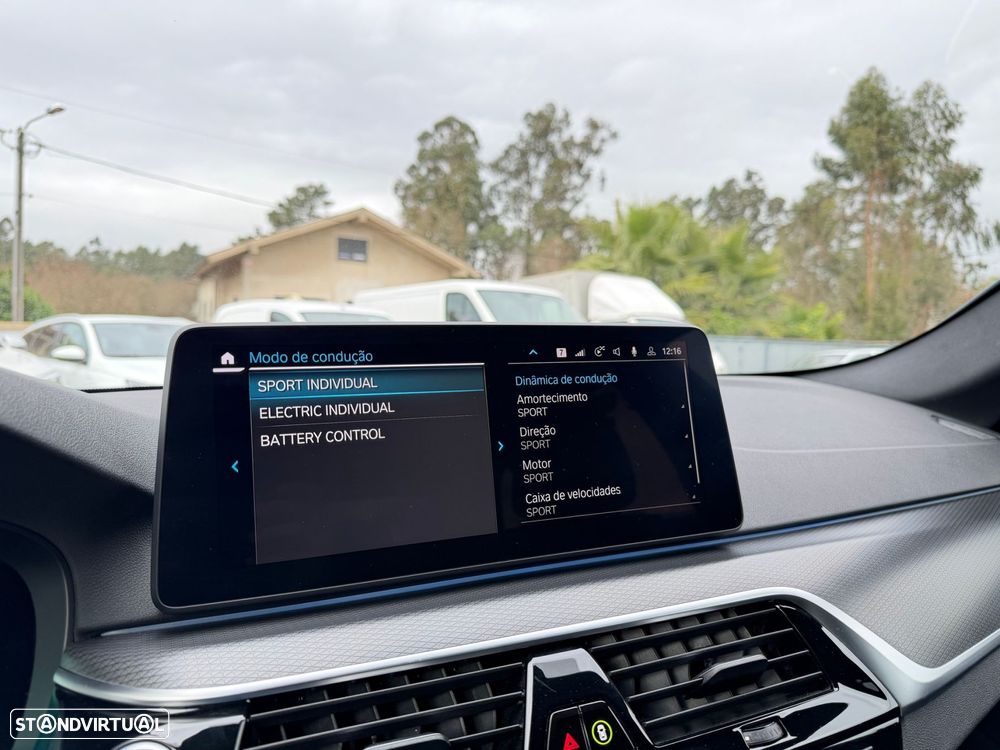 BMW 530 e Pack 50 anos M - 18