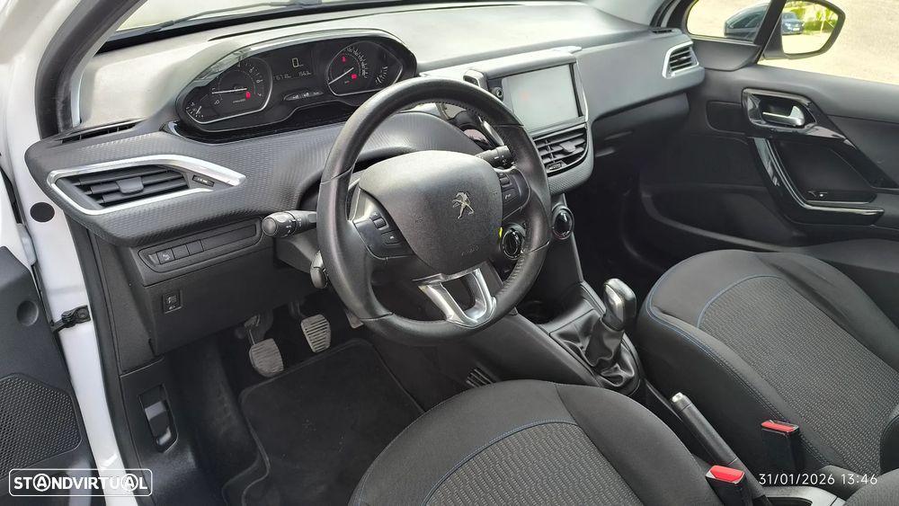 Peugeot 208 1.2 PureTech Style - 29
