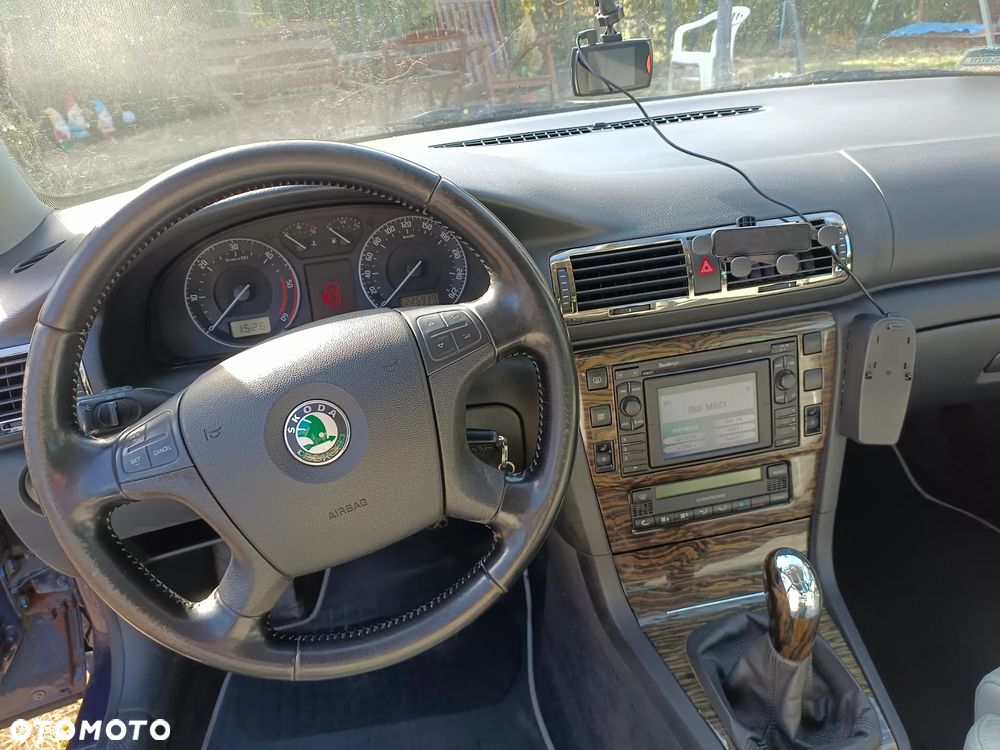 Skoda Superb 2.0 TDI DPF Ambiente - 12