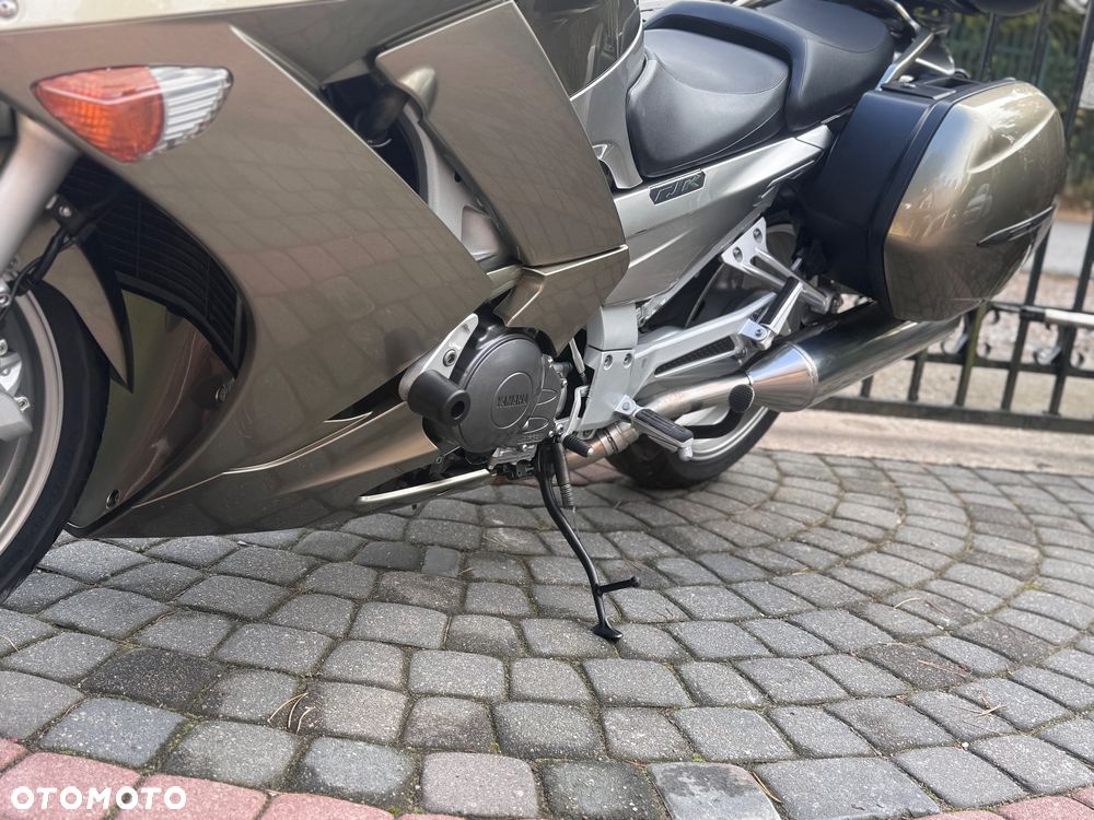 Yamaha FJR - 17