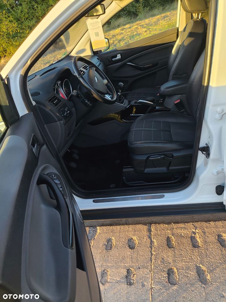 Ford Kuga 2.0 TDCi 4x4 Titanium - 8
