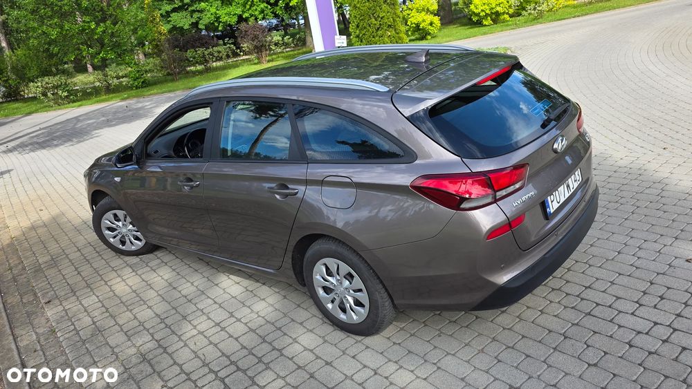 Hyundai i30 1.5 DPI Classic + - 9