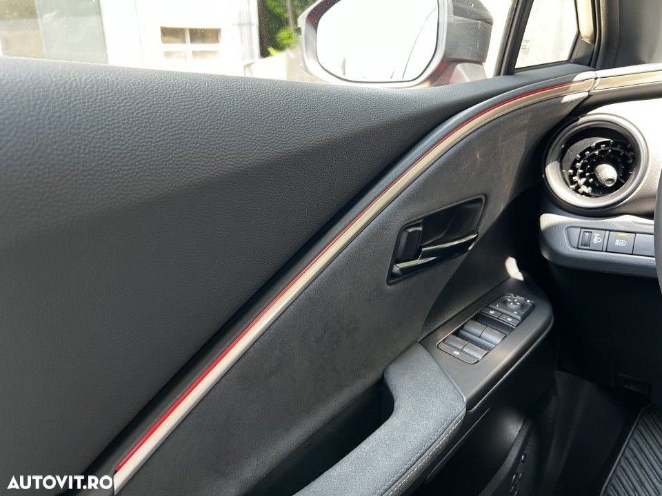 Toyota C-HR 1.8 HEV 140 CP 4x2 CVT Exclusive - 10