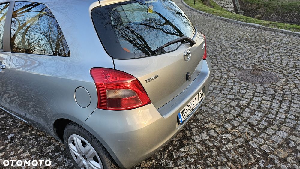 Toyota Yaris - 4
