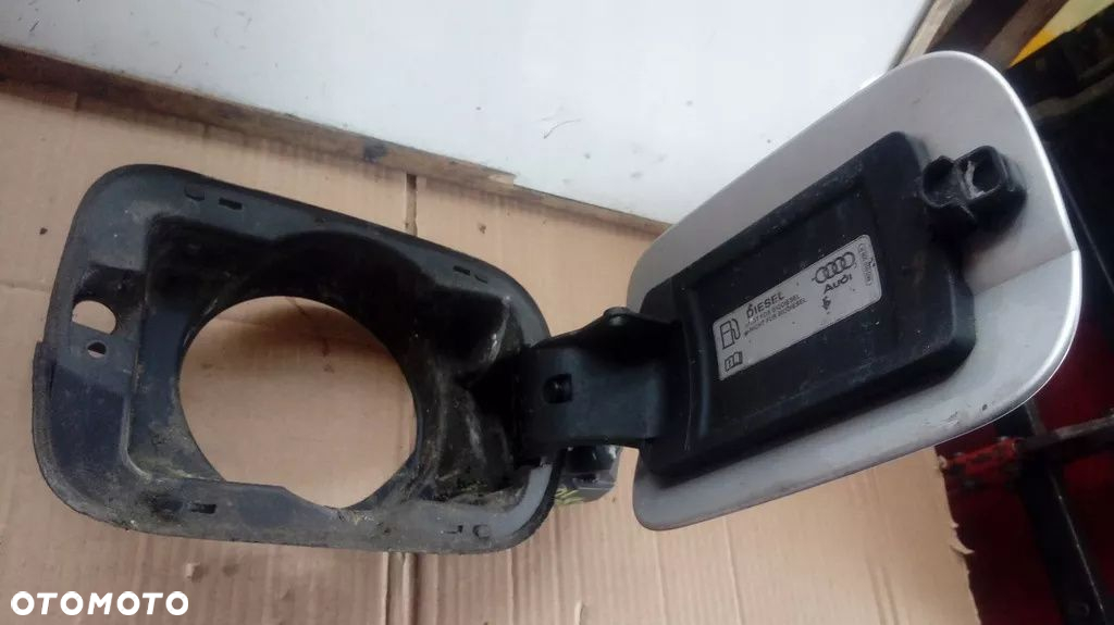 KLAPKA WLEWU PALIWA AUDI A5 8T0809999D - 3
