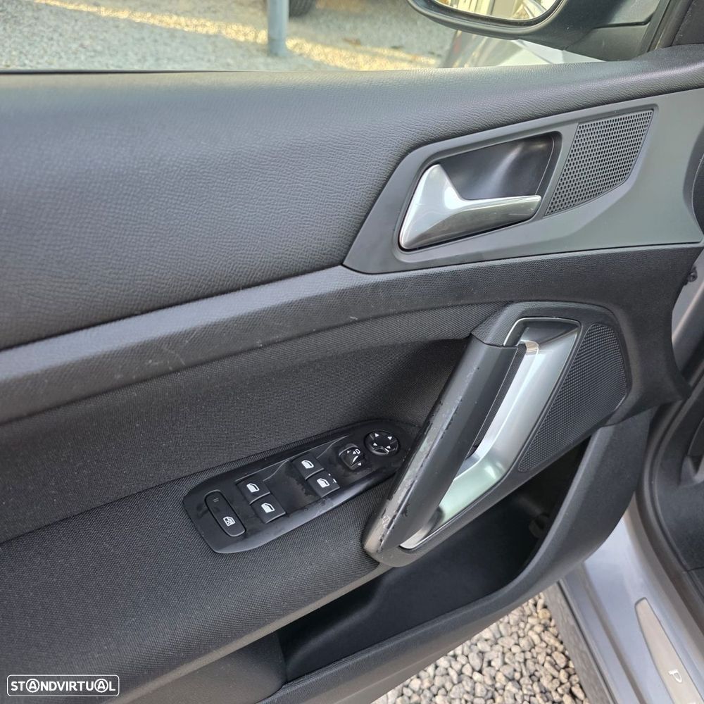 Peugeot 308 SW 1.6 BlueHDi Style J17 - 17