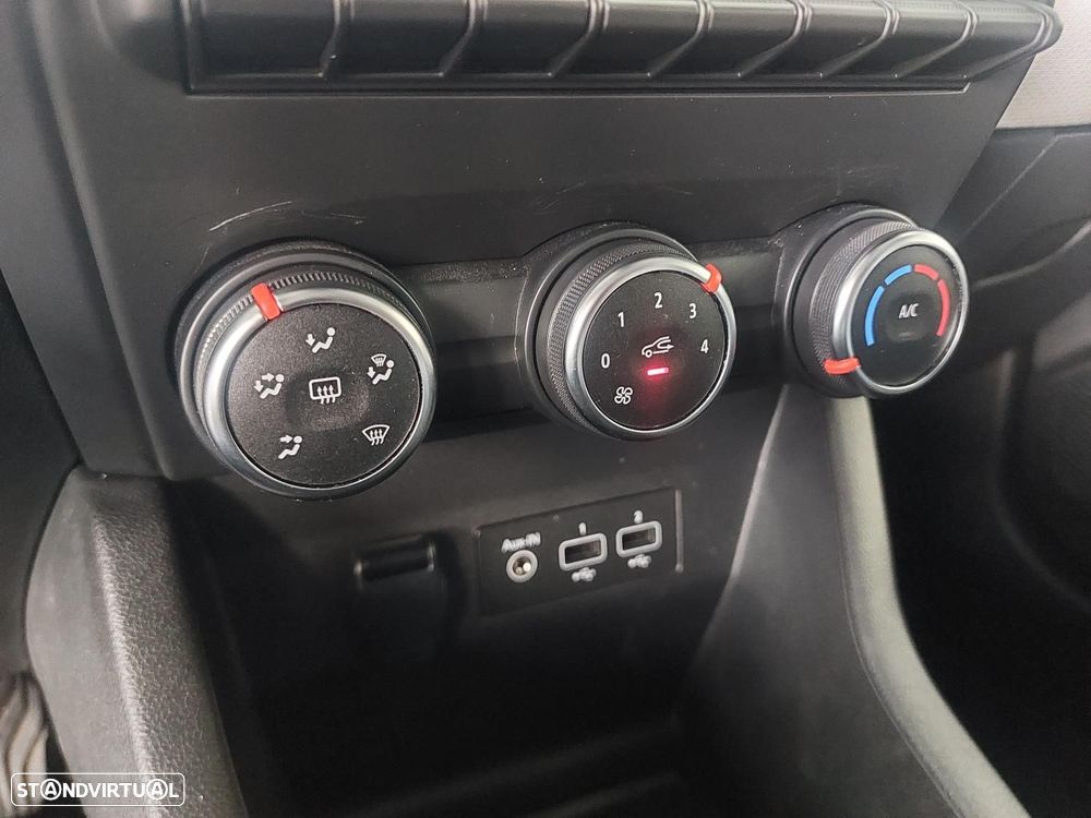 Renault Clio 1.0 TCe Evolution Bi-Fuel - 29