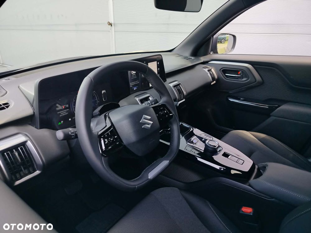 Suzuki e VITARA - 12