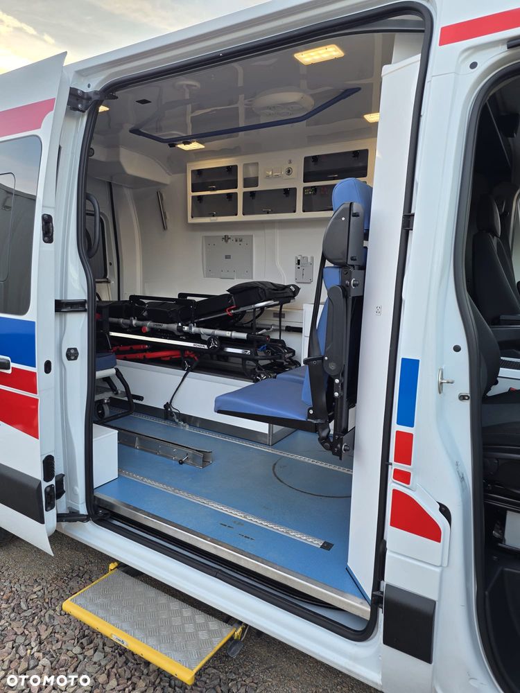Renault Master Ambulans karetka - 27