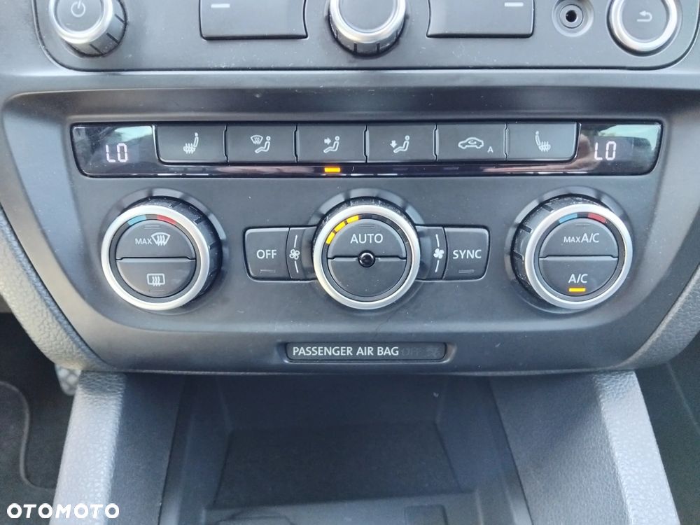 Volkswagen Jetta 2.0 TDI Highline - 14