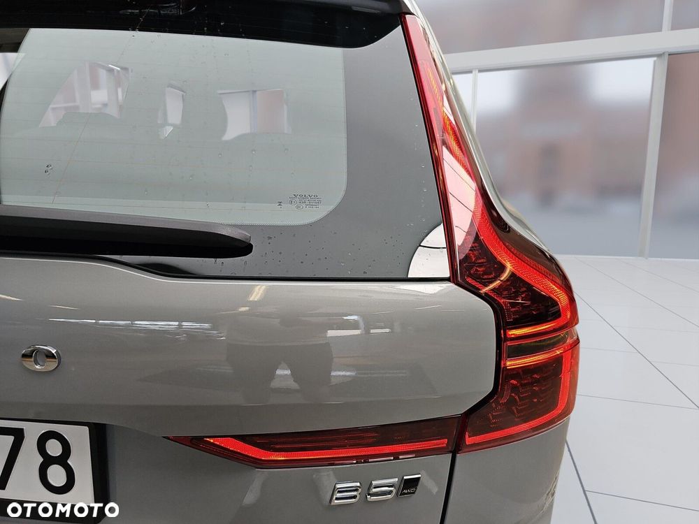 Volvo XC 60 B5 B AWD Plus Dark - 32