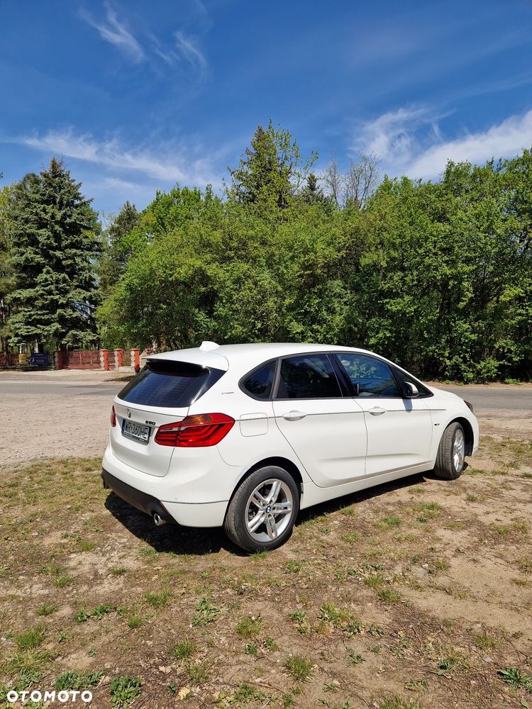BMW Seria 2 218d - 5