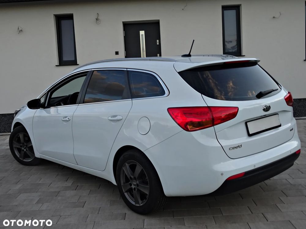 Kia Ceed - 30
