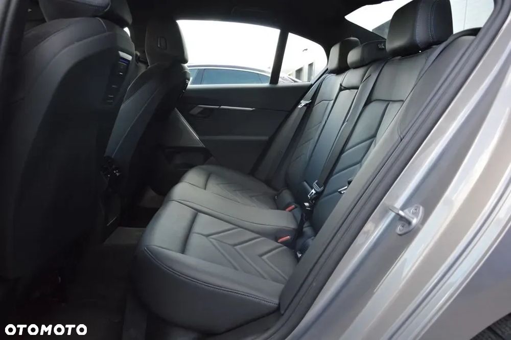 BMW Seria 5 520d xDrive - 7