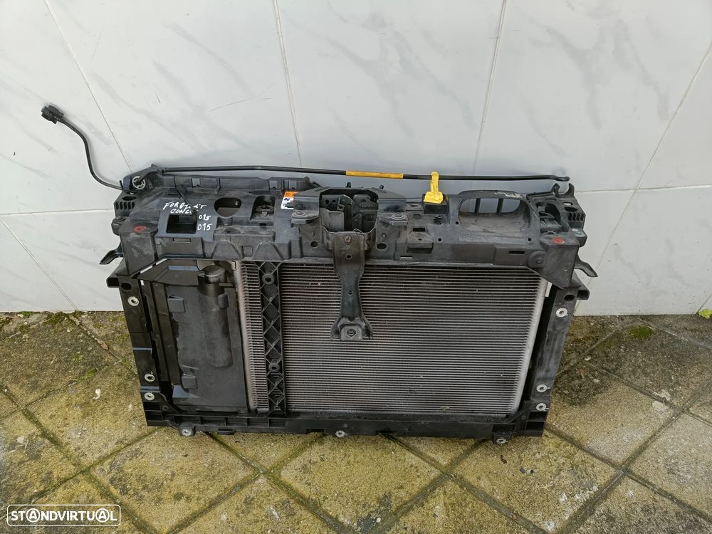 Frente Ford Transit Courier 2015 - 1