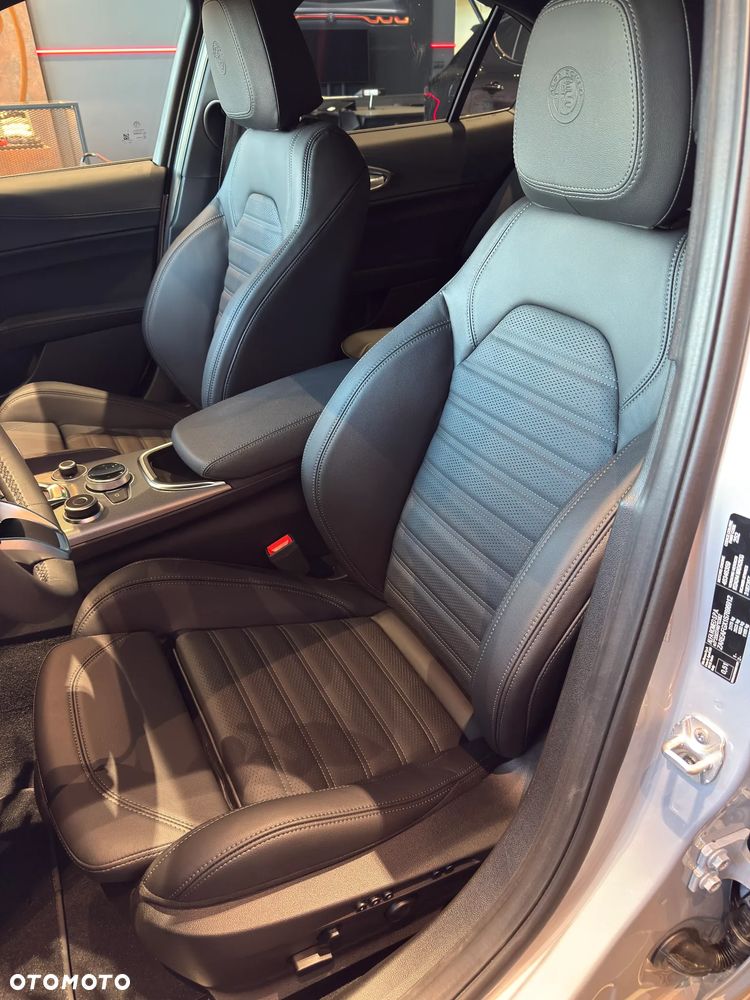 Alfa Romeo Giulia 2.2 D Turbo Veloce Q4 - 12