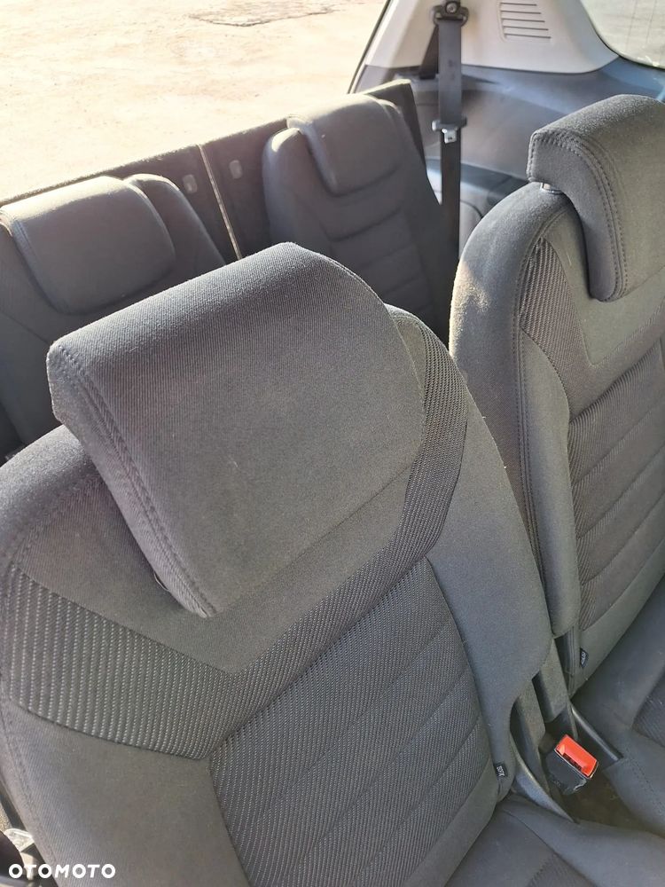Ford S-Max - 9