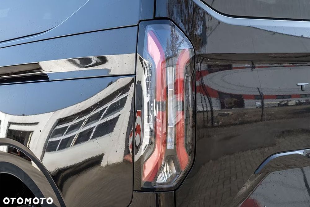 Ford Tourneo Custom - 9