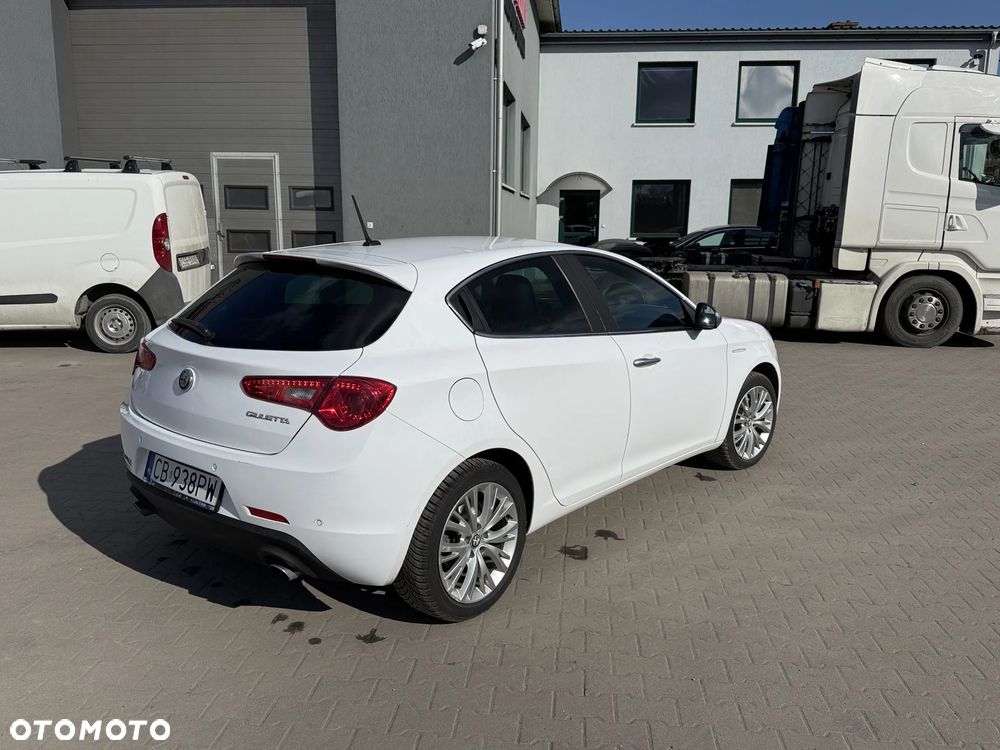 Alfa Romeo Giulietta - 1