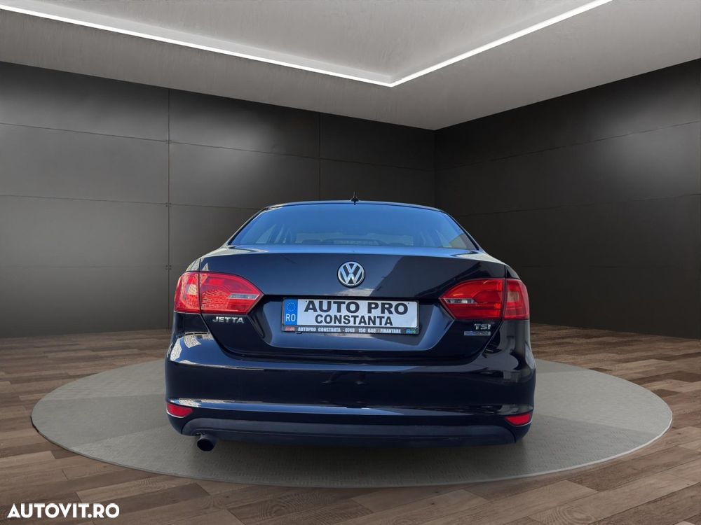 Volkswagen Jetta - 14