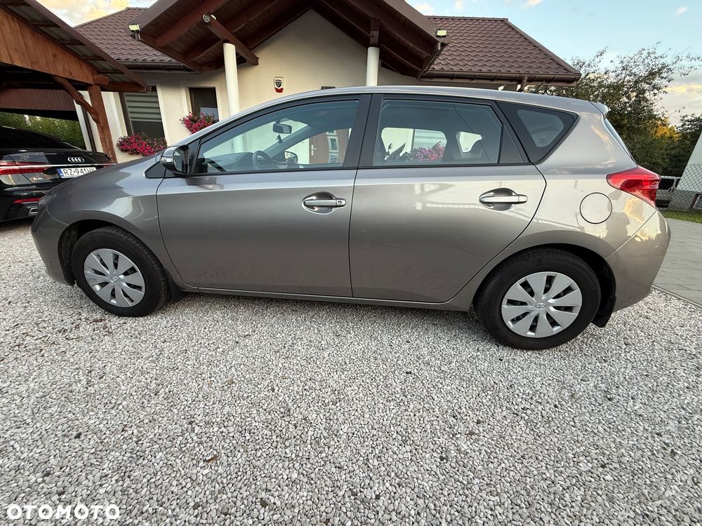 Toyota Auris - 4