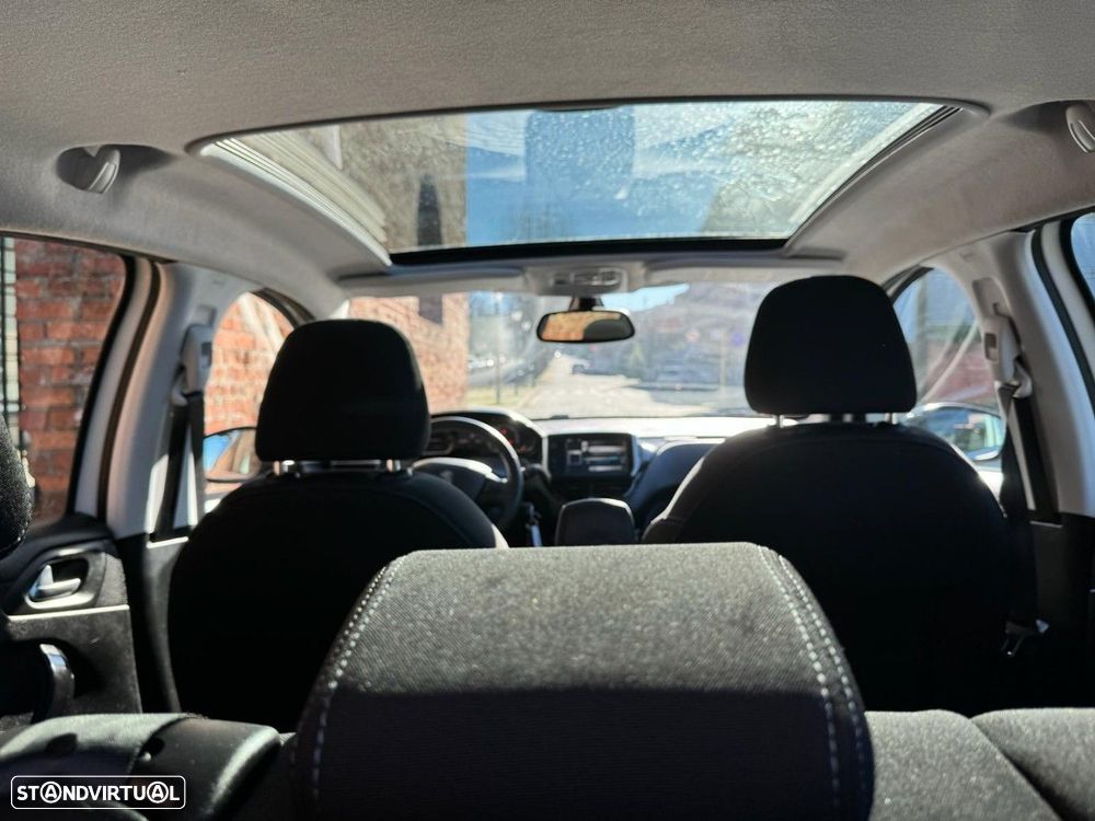 Peugeot 208 1.2 PureTech Allure - 16