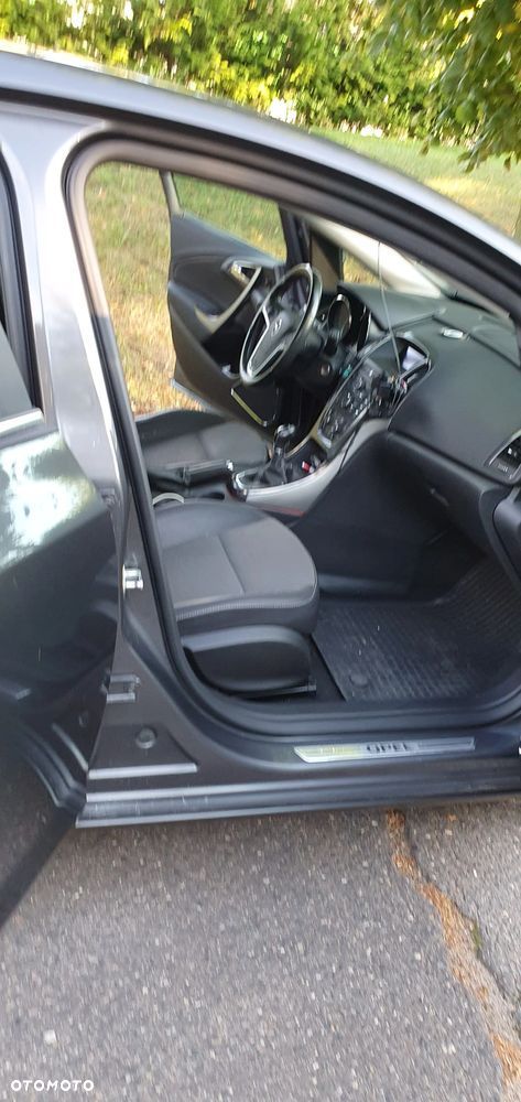 Opel Astra IV 1.4 T Cosmo - 14