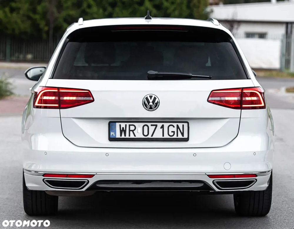 Volkswagen Passat - 11