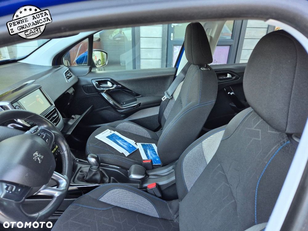 Peugeot 2008 1.2 Pure Tech Signature - 13