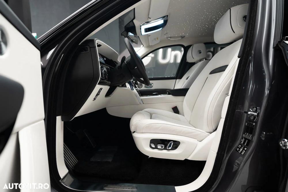 Rolls-Royce Cullinan Standard - 6