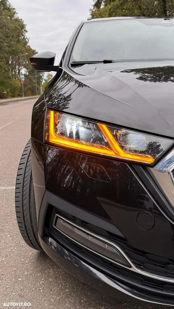 Skoda Octavia 2.0 TDI DSG Sportline - 8