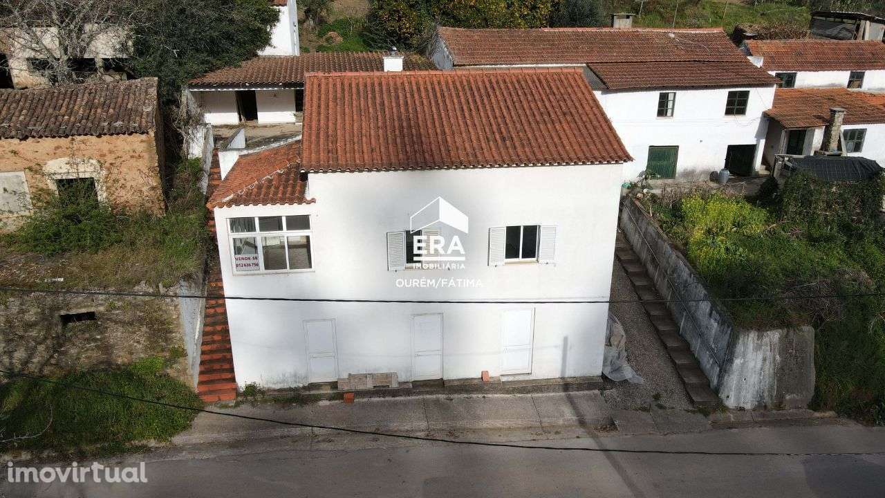 Moradia T4 localizada em Arega, Figueiró dos Vinhos - Grande imagem: 2/12
