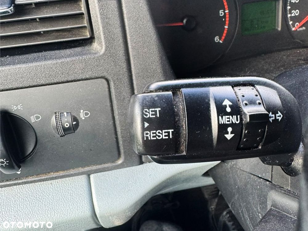 Ford Transit 350L - 12