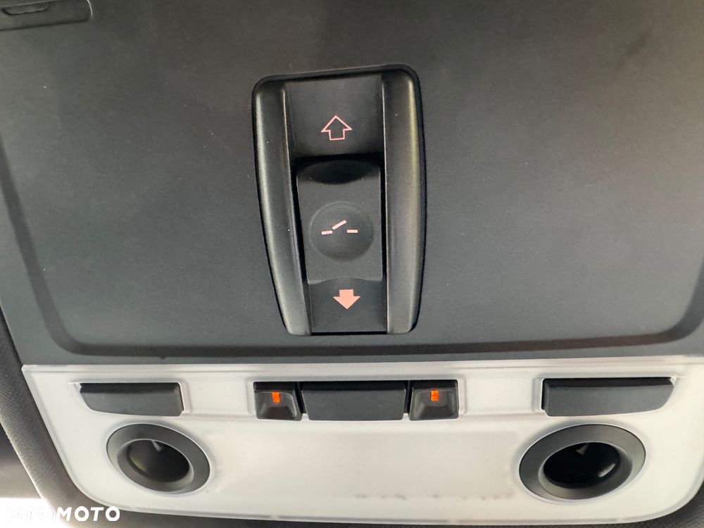 BMW Seria 3 318d M Sport EU6 - 18
