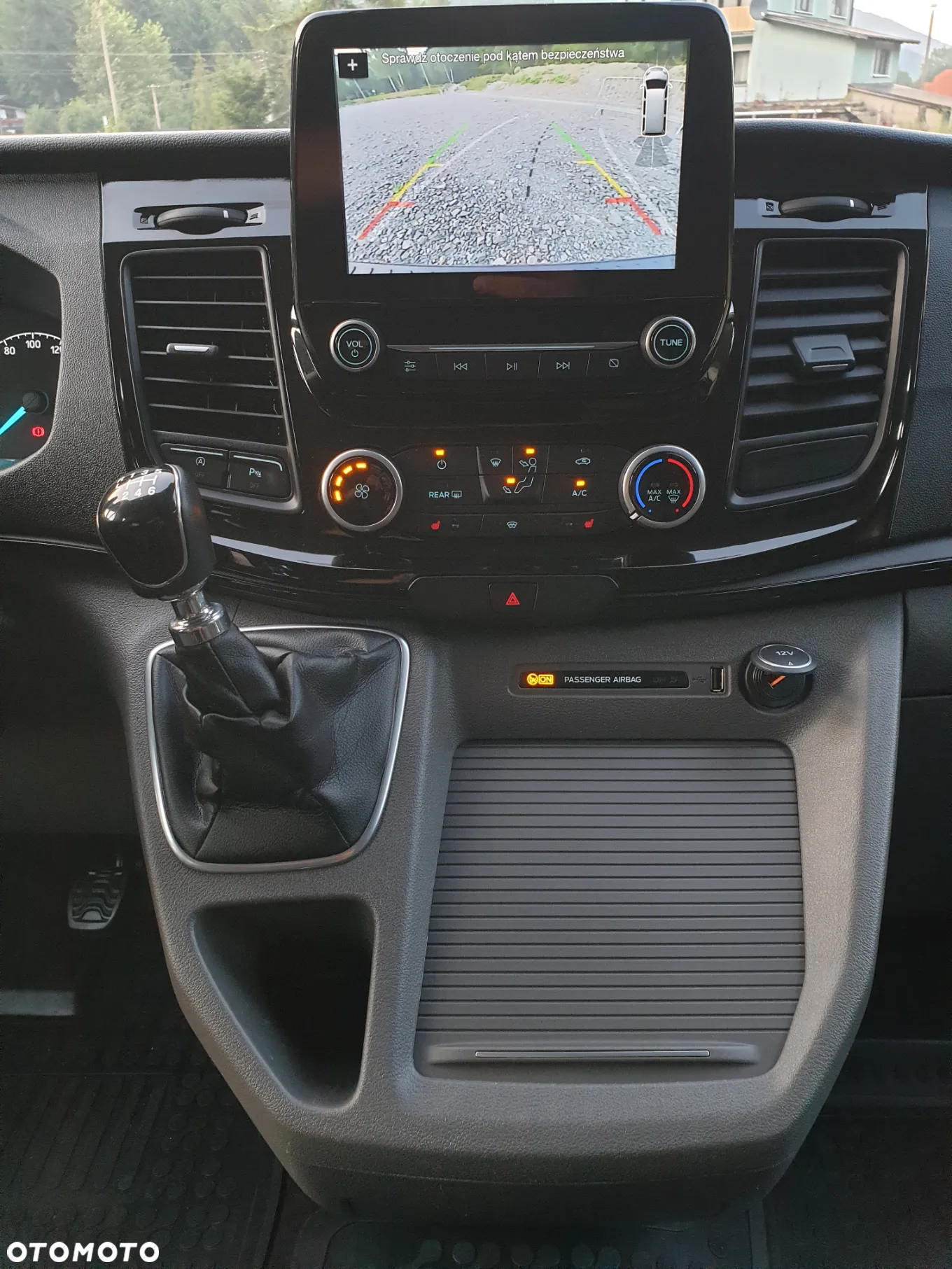 Ford Tourneo Custom 2.0 EcoBlue L2 Trend - 26