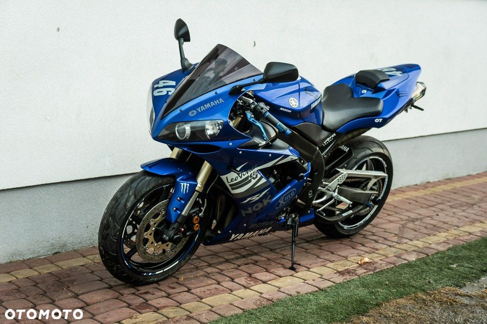 Yamaha R1 - 7