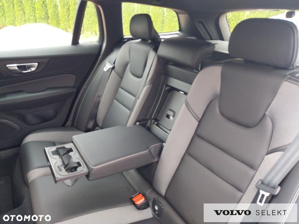 Volvo V60 B4 B Plus Dark - 19