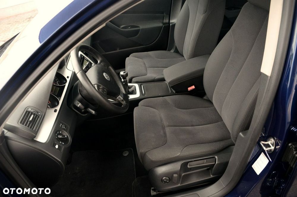 Volkswagen Passat - 13