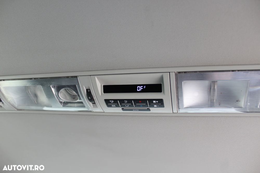 Volkswagen Caravelle - 18