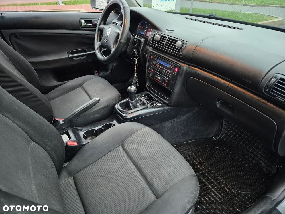 Volkswagen Passat 1.9 TDI Family - 7