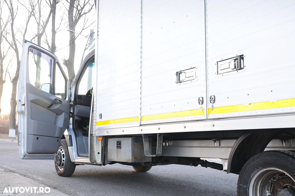 Mercedes-Benz Sprinter - 13