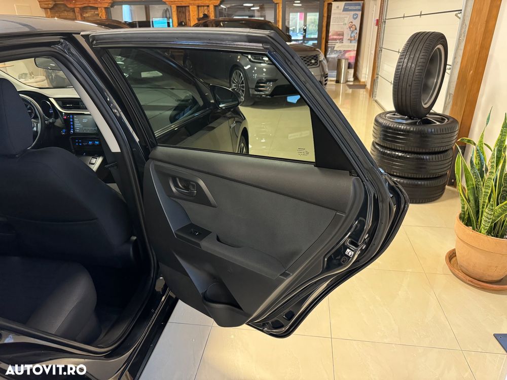 Toyota Auris 1.8 VVT-i Hybrid Automatik Design Edition - 29