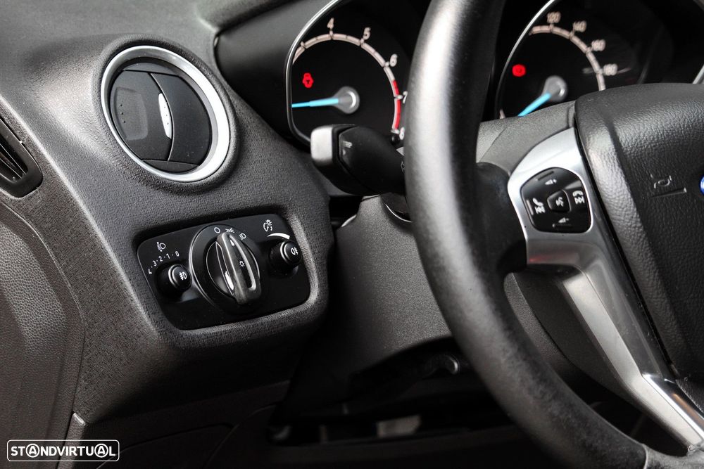 Ford Fiesta 1.0 EcoBoost Titanium - 13