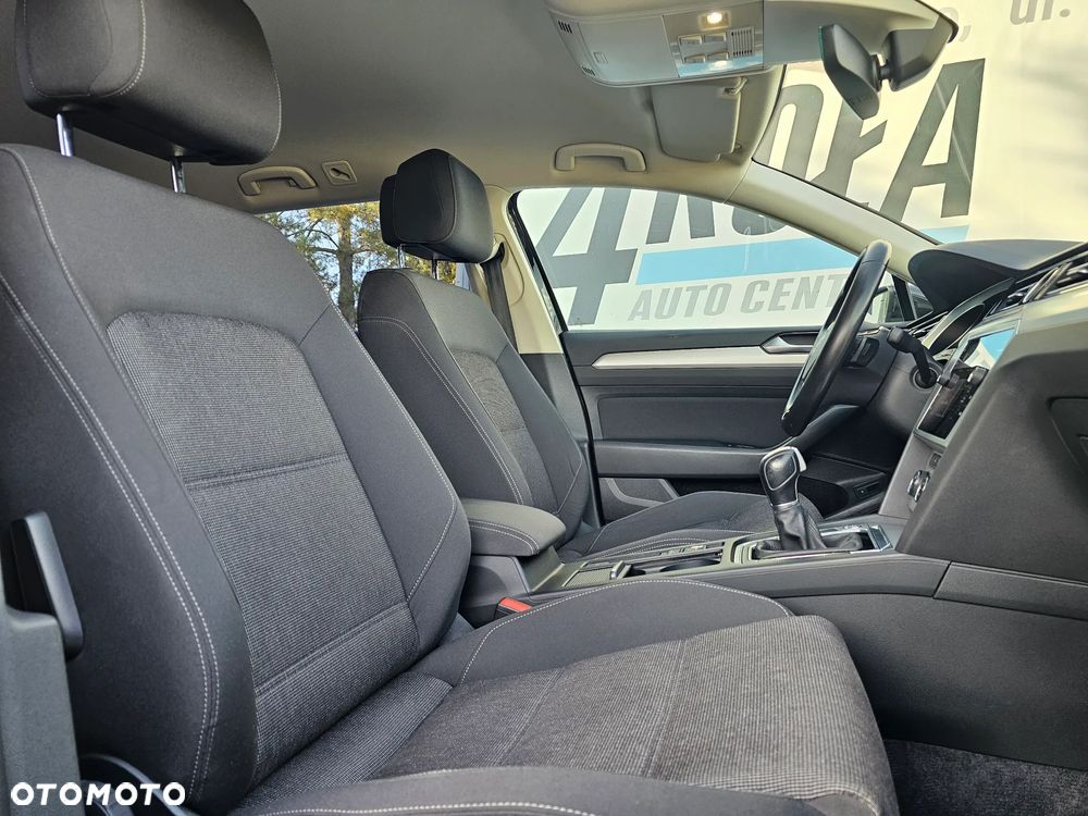 Volkswagen Passat 1.8 TSI BMT Comfortline - 12