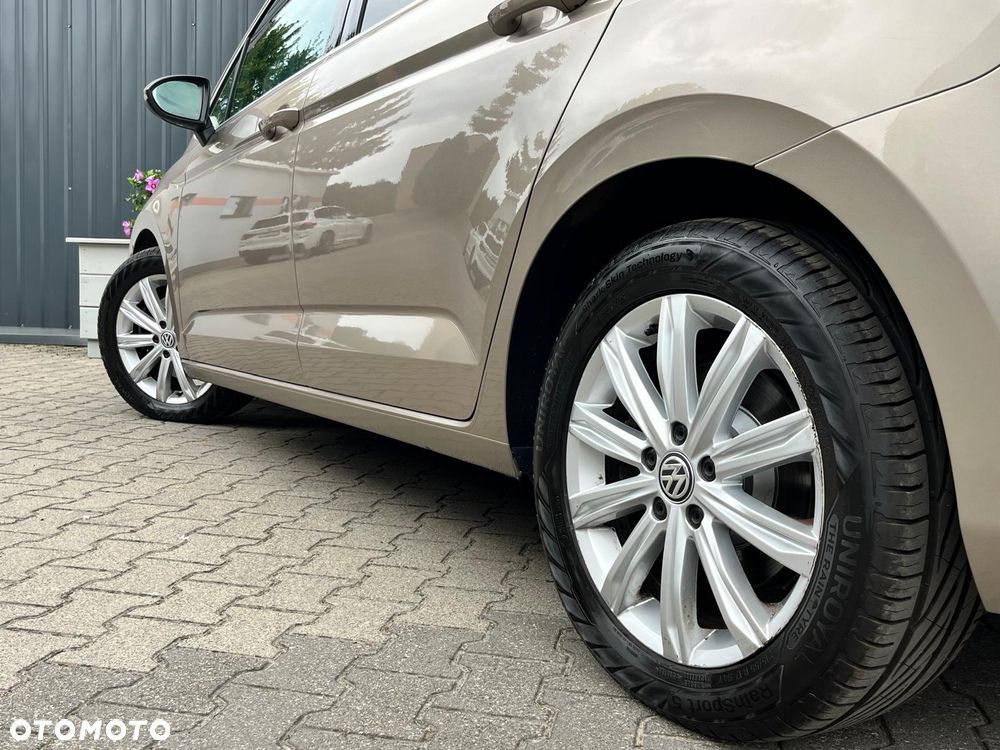 Volkswagen Touran - 16