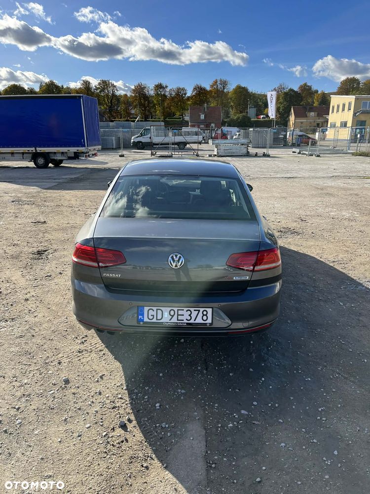 Volkswagen Passat 1.8 TSI BMT Comfortline - 4