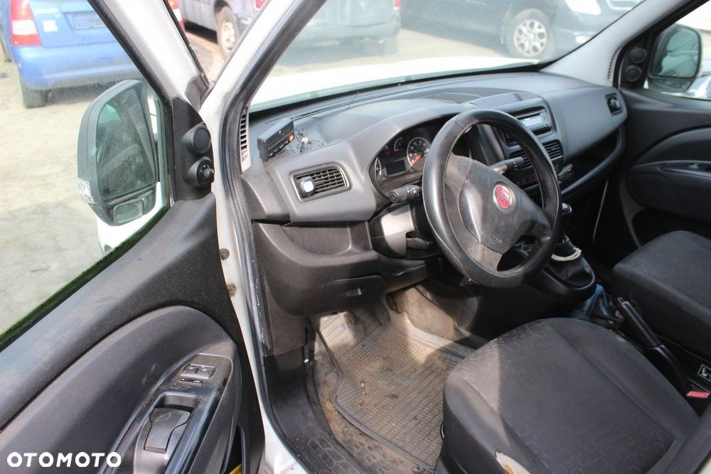 Fiat Doblo 2011 1.3JTD  199A3000 VAN (MASKA, ZDERZAK, LAMPA, BŁOTNIK, DRZWI, SZYBA, FOTEL) - 6